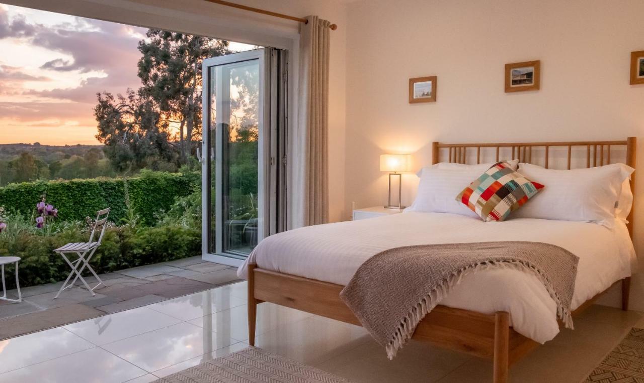 Meadow Cottage Bed & Breakfast 호크허스트 외부 사진
